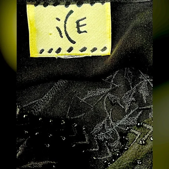 Ile 2 Piece Camisole and Sheer Embroidered & Beaded Top Size M - Picture 5 of 5